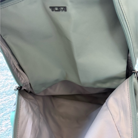 Tumi- lightweight flexible green backpack - Picture 5 of 7